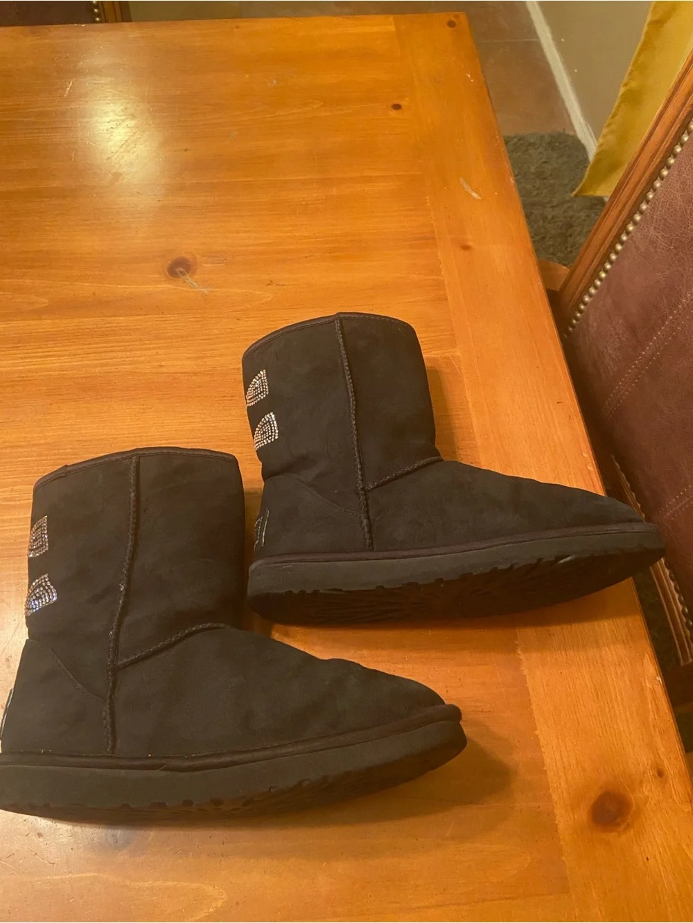 UGG Women's Black Classic Short Swarovski Crystal Bow Boot size 7